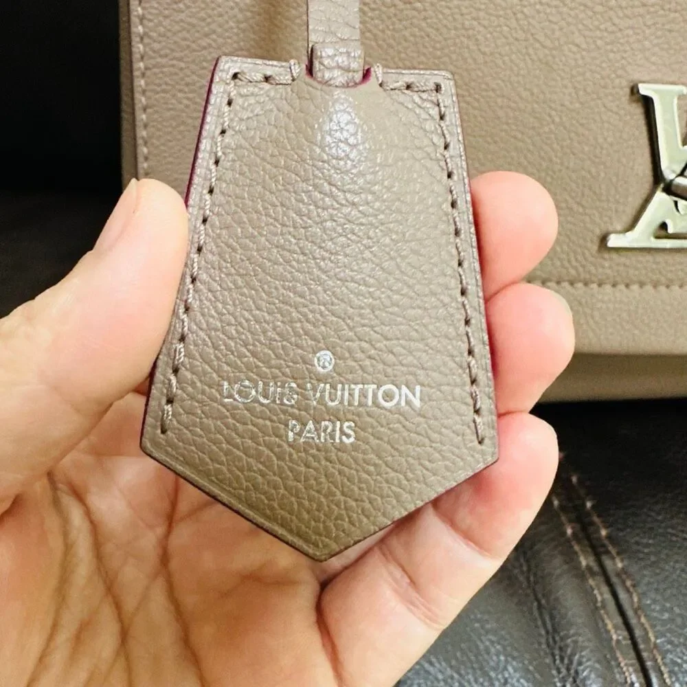 Louis Vuitton Lockme II Turtledove - Picture 2 of 16